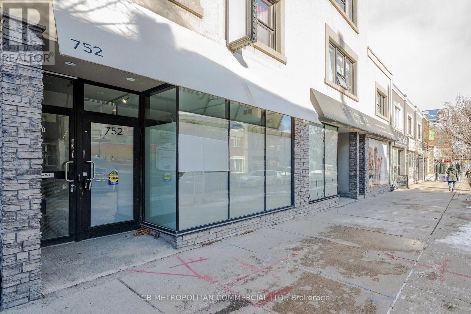 752 DANFORTH AVENUE, Toronto, Ontario