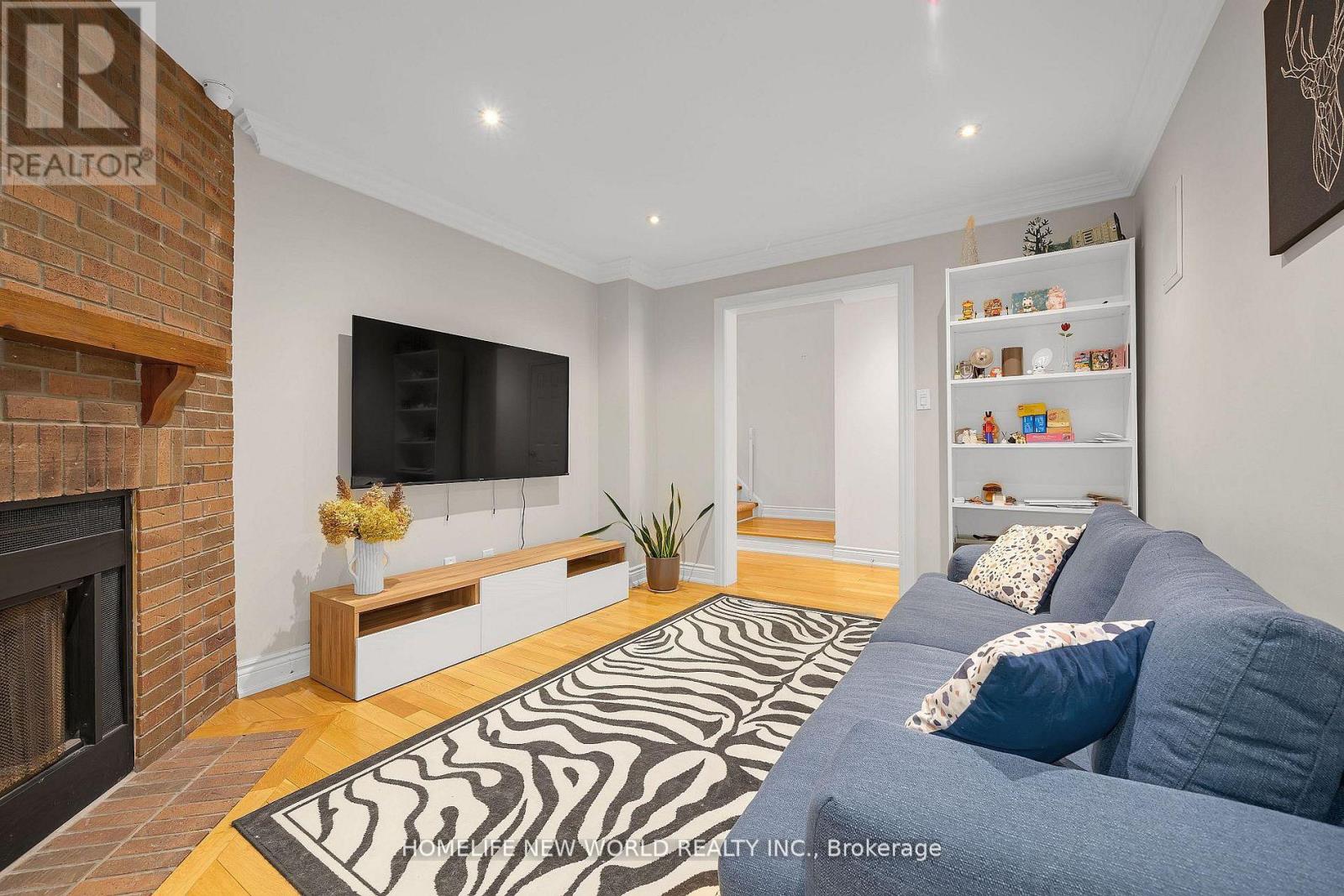 88 Judith Avenue, Vaughan, Ontario  L4J 7J2 - Photo 2 - N12821522