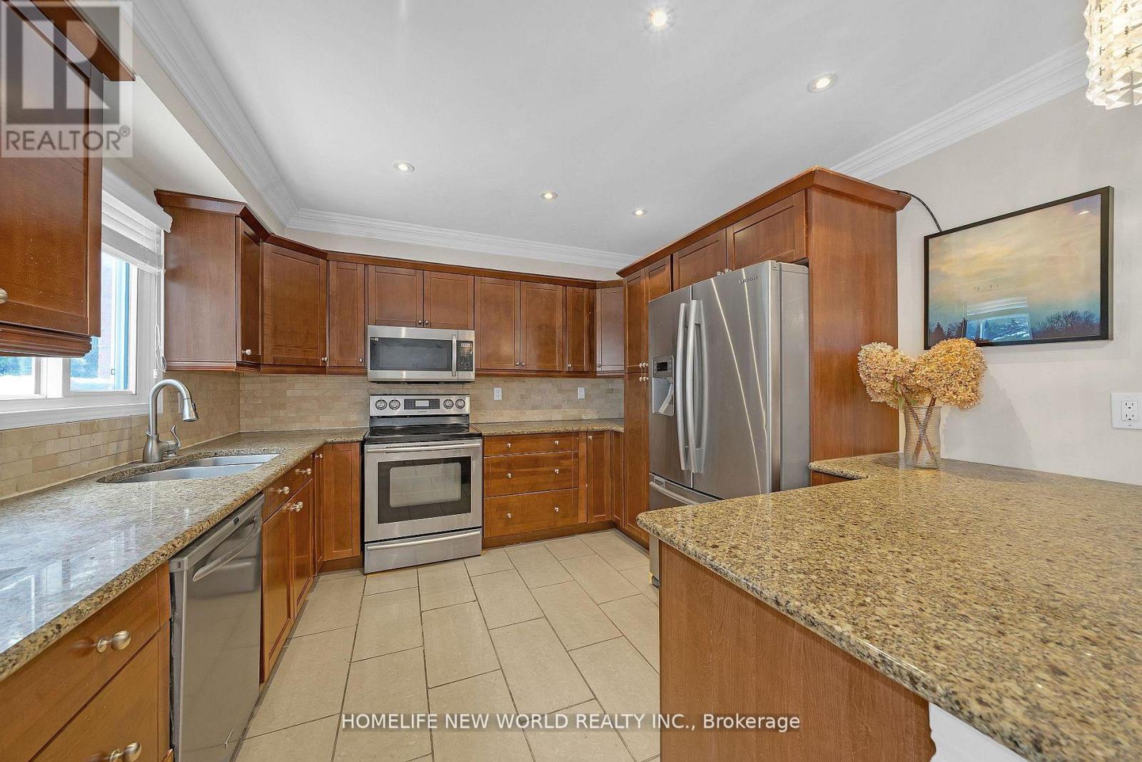 88 Judith Avenue, Vaughan, Ontario  L4J 7J2 - Photo 9 - N12821522