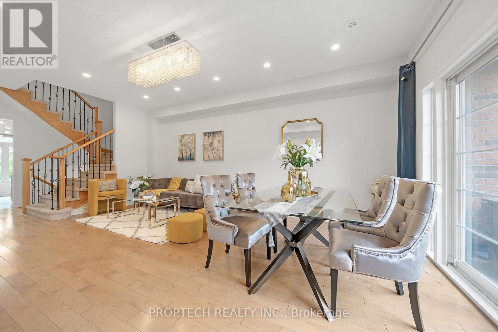 38 Beehive Lane, Markham, Ontario  L6E 0K6 - Photo 5 - N12821524