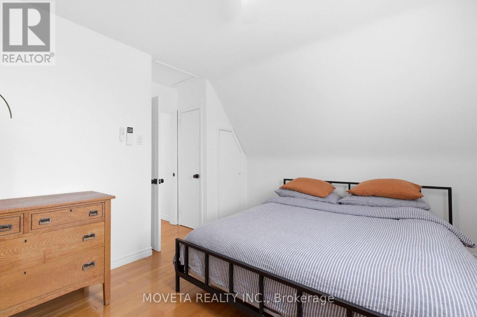 438 Silverthorn Avenue, Toronto, Ontario  M6M 3H5 - Photo 19 - W12821484