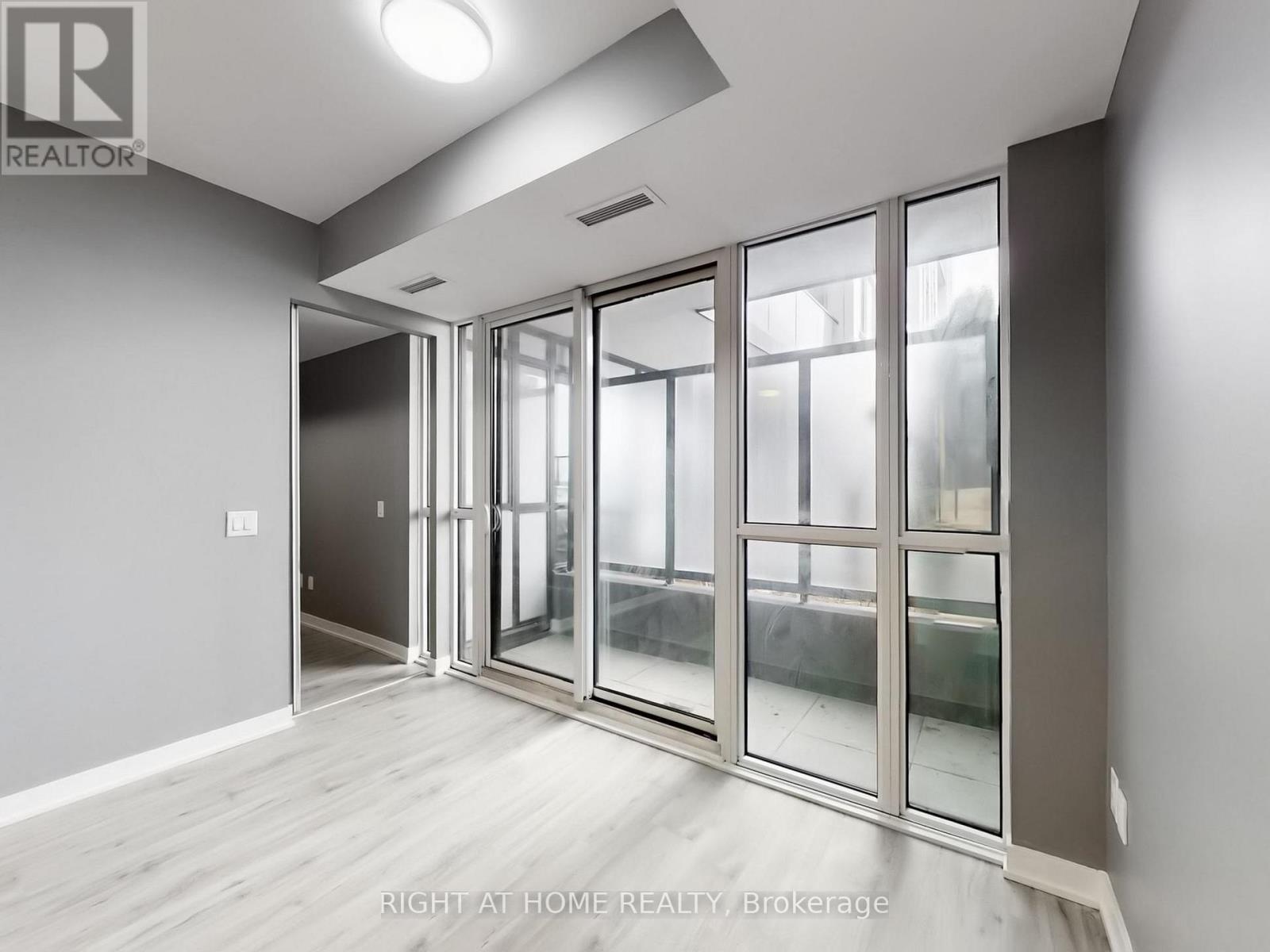 201 - 3005 Pine Glen Road, Oakville, Ontario  L6M 5P5 - Photo 10 - W12821502