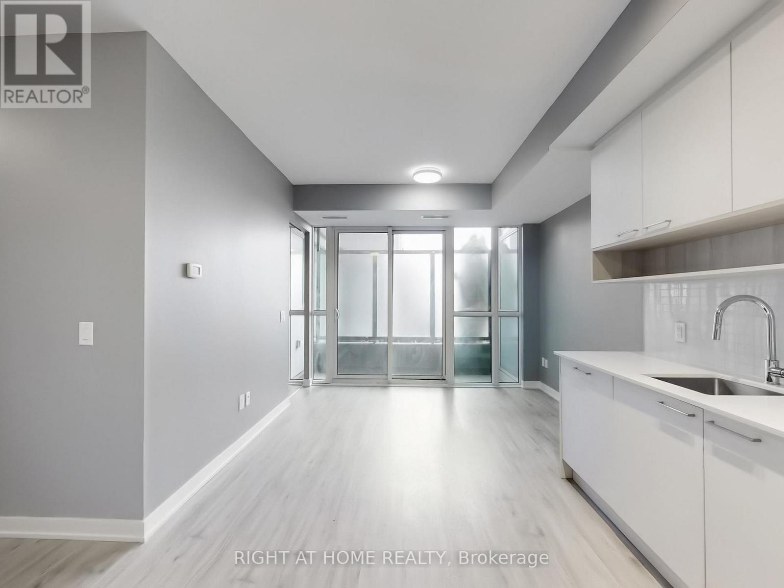 201 - 3005 Pine Glen Road, Oakville, Ontario  L6M 5P5 - Photo 12 - W12821502