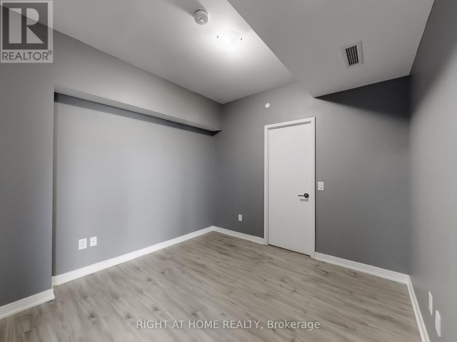 201 - 3005 Pine Glen Road, Oakville, Ontario  L6M 5P5 - Photo 17 - W12821502