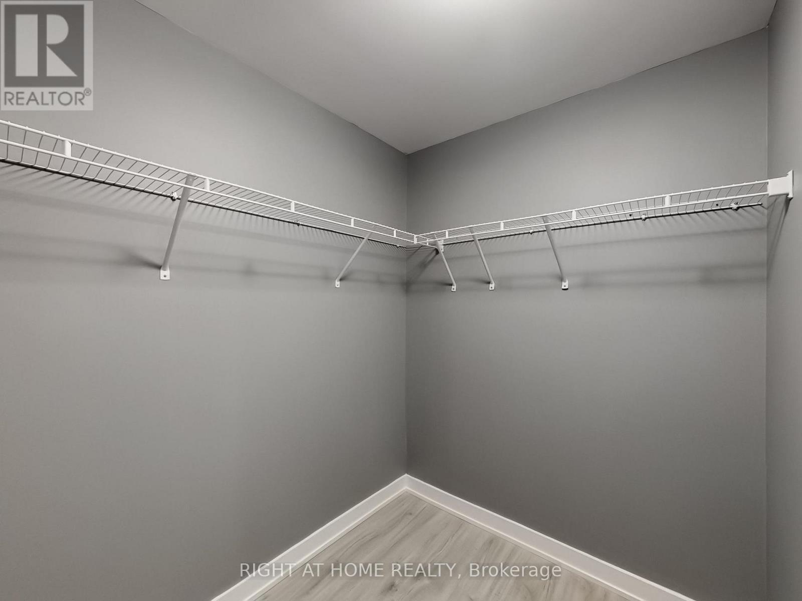 201 - 3005 Pine Glen Road, Oakville, Ontario  L6M 5P5 - Photo 20 - W12821502