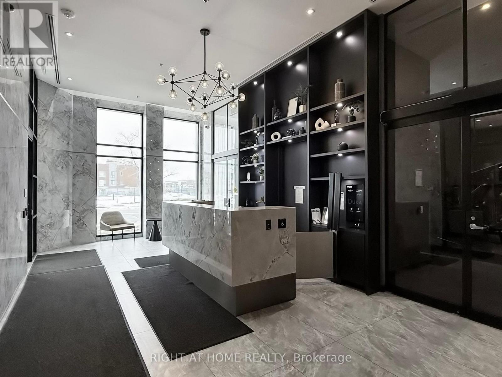 201 - 3005 Pine Glen Road, Oakville, Ontario  L6M 5P5 - Photo 3 - W12821502