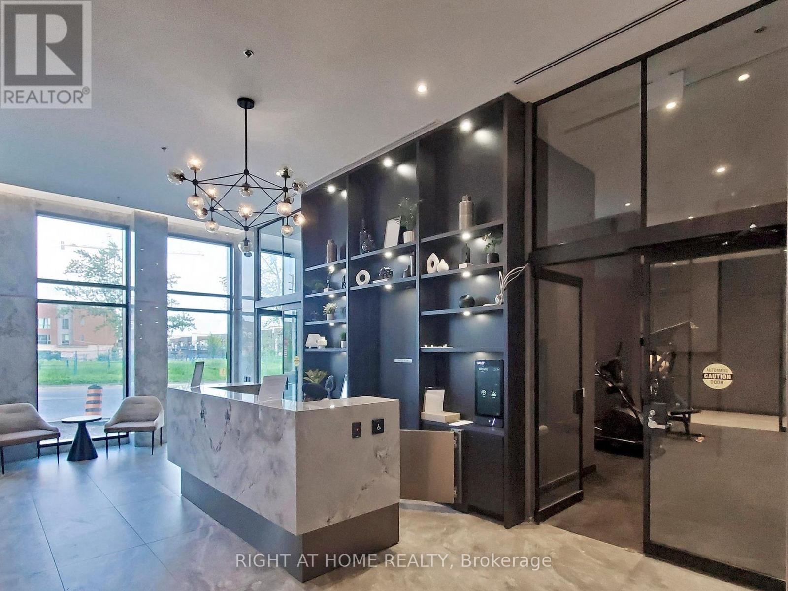 201 - 3005 Pine Glen Road, Oakville, Ontario  L6M 5P5 - Photo 4 - W12821502