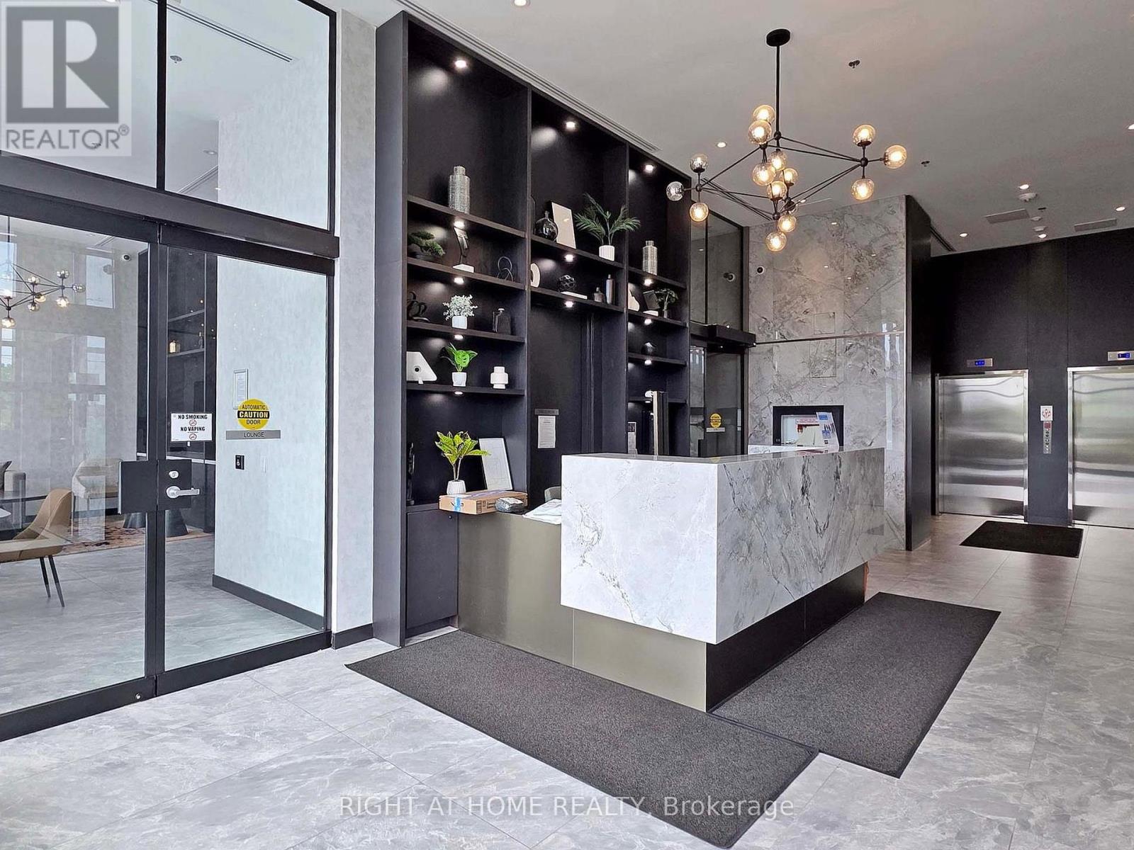 201 - 3005 Pine Glen Road, Oakville, Ontario  L6M 5P5 - Photo 5 - W12821502