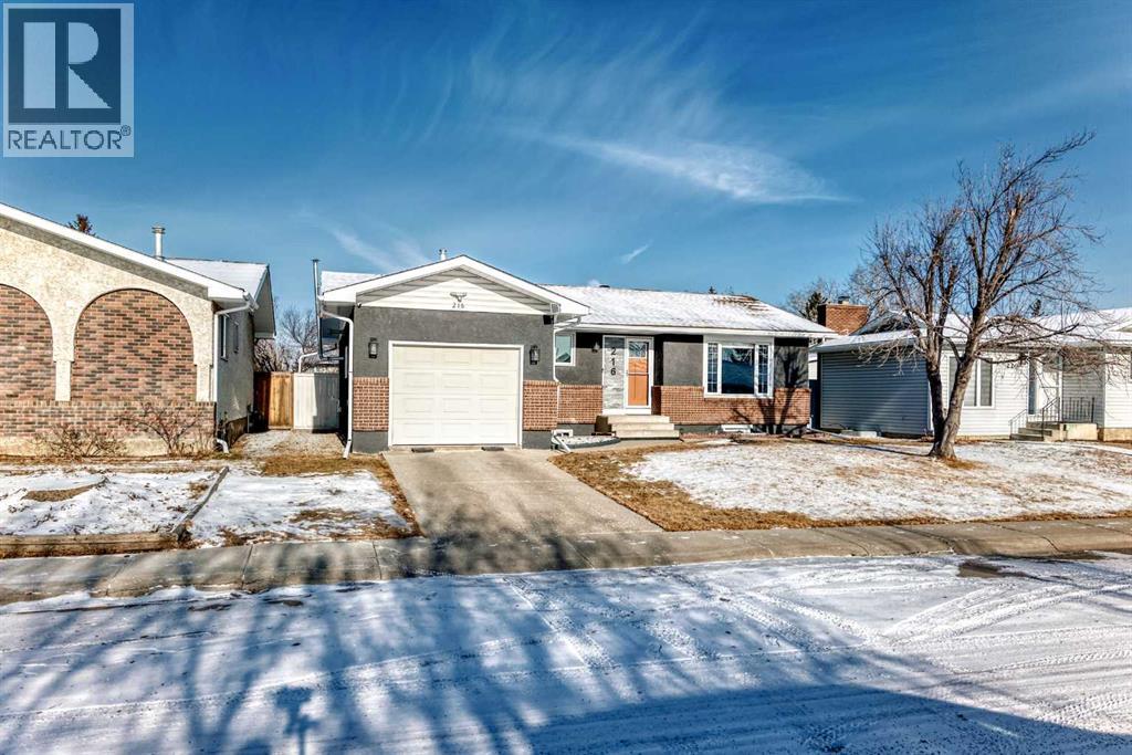 216 Pinecrest Crescent NE, Calgary, Alberta