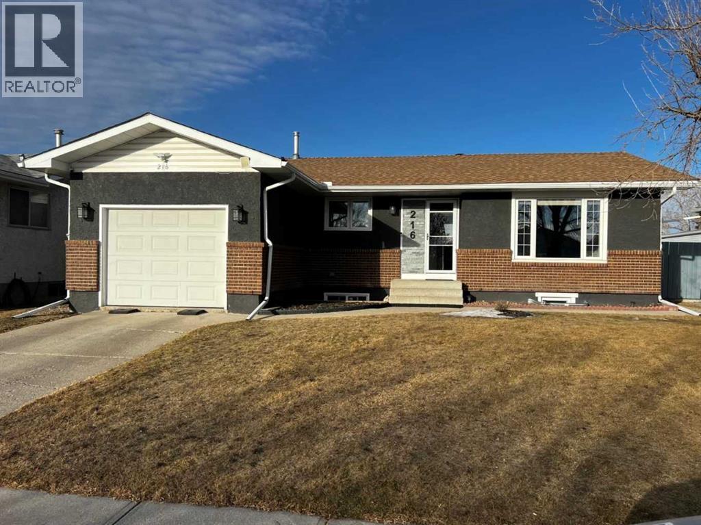 216 Pinecrest Crescent Ne, Calgary, Alberta  T1Y 1K9 - Photo 5 - A2281538