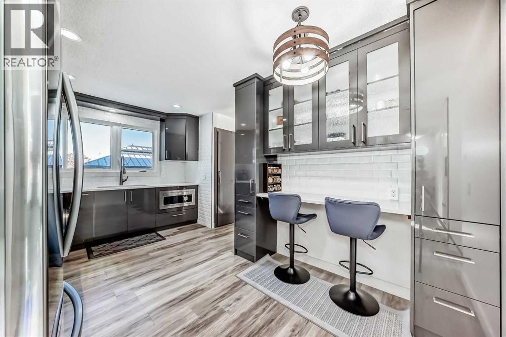 216 Pinecrest Crescent Ne, Calgary, Alberta  T1Y 1K9 - Photo 11 - A2281538