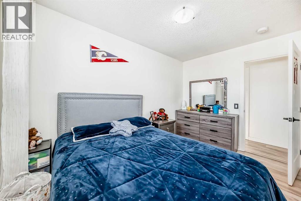 216 Pinecrest Crescent Ne, Calgary, Alberta  T1Y 1K9 - Photo 19 - A2281538