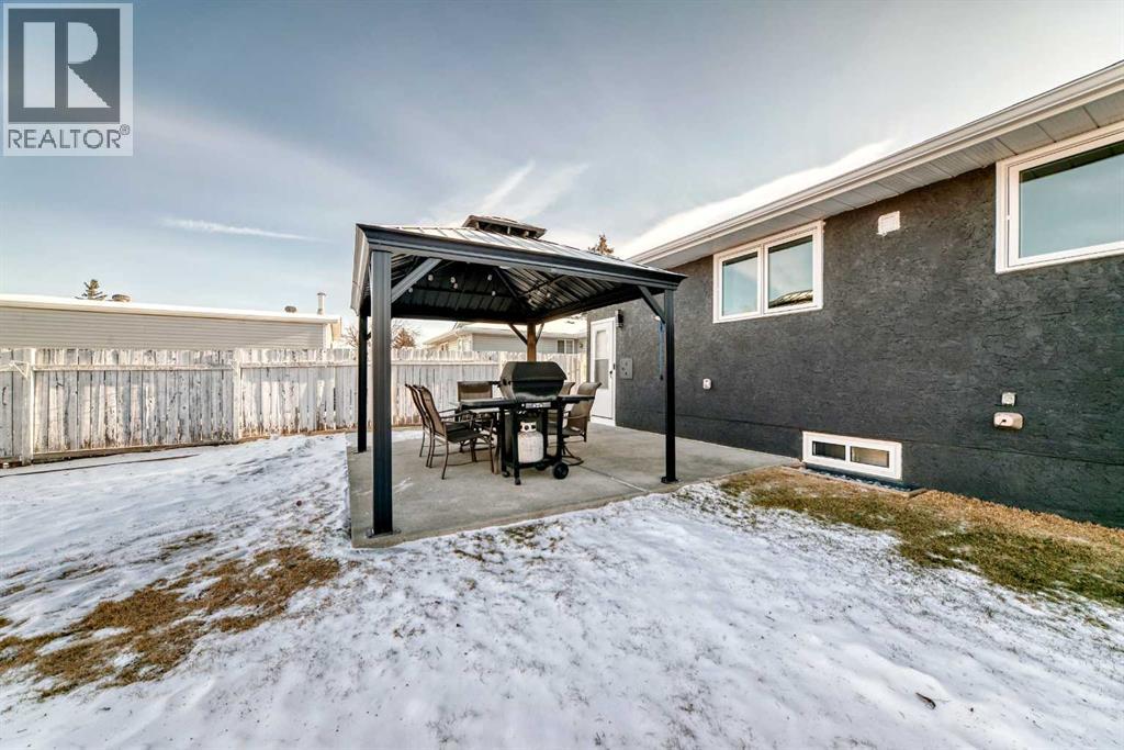 216 Pinecrest Crescent Ne, Calgary, Alberta  T1Y 1K9 - Photo 41 - A2281538