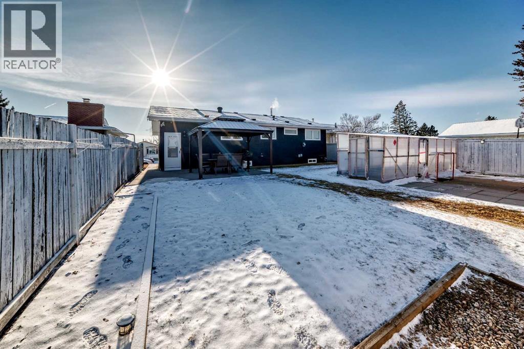 216 Pinecrest Crescent Ne, Calgary, Alberta  T1Y 1K9 - Photo 39 - A2281538