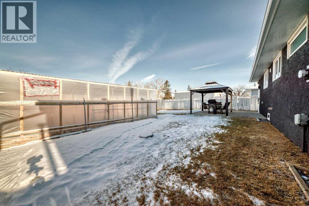 216 Pinecrest Crescent Ne, Calgary, Alberta  T1Y 1K9 - Photo 42 - A2281538