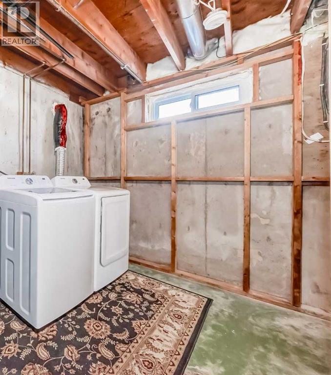 216 Pinecrest Crescent Ne, Calgary, Alberta  T1Y 1K9 - Photo 36 - A2281538