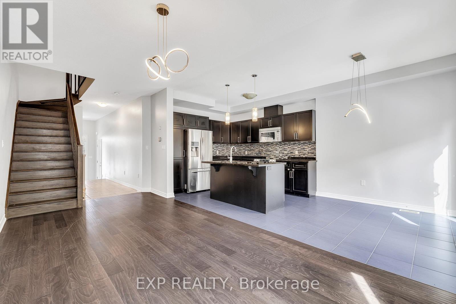 89 Sonoma Valley Crescent, Hamilton, Ontario  L9B 0J3 - Photo 3 - X12821498