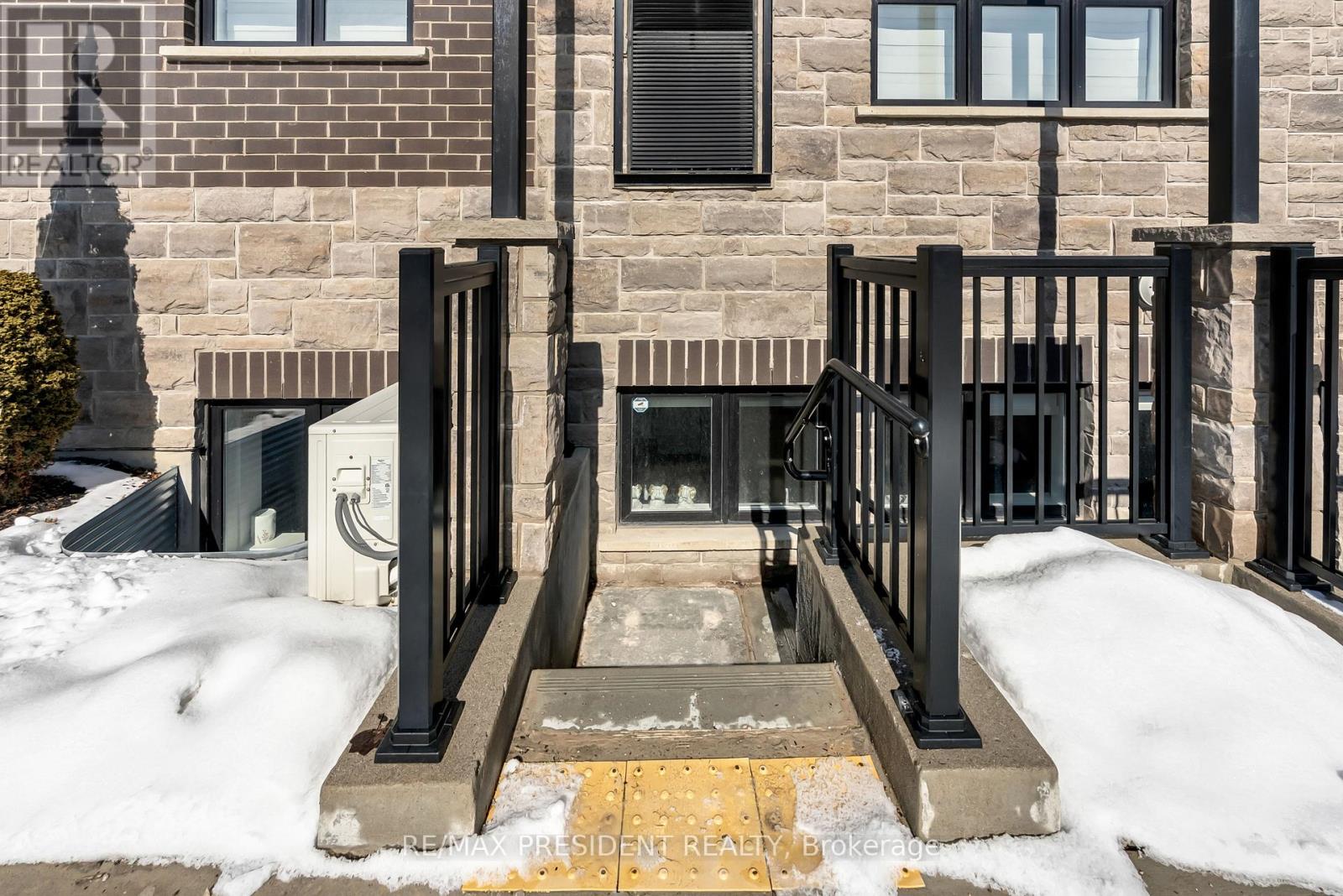 3 - 408 Guelph Avenue, Cambridge, Ontario  N3C 0H3 - Photo 8 - X12821520