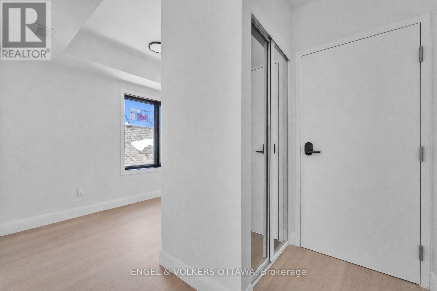 6 - 77 Florence Street, Ottawa, Ontario  K1R 5N1 - Photo 2 - X12771862