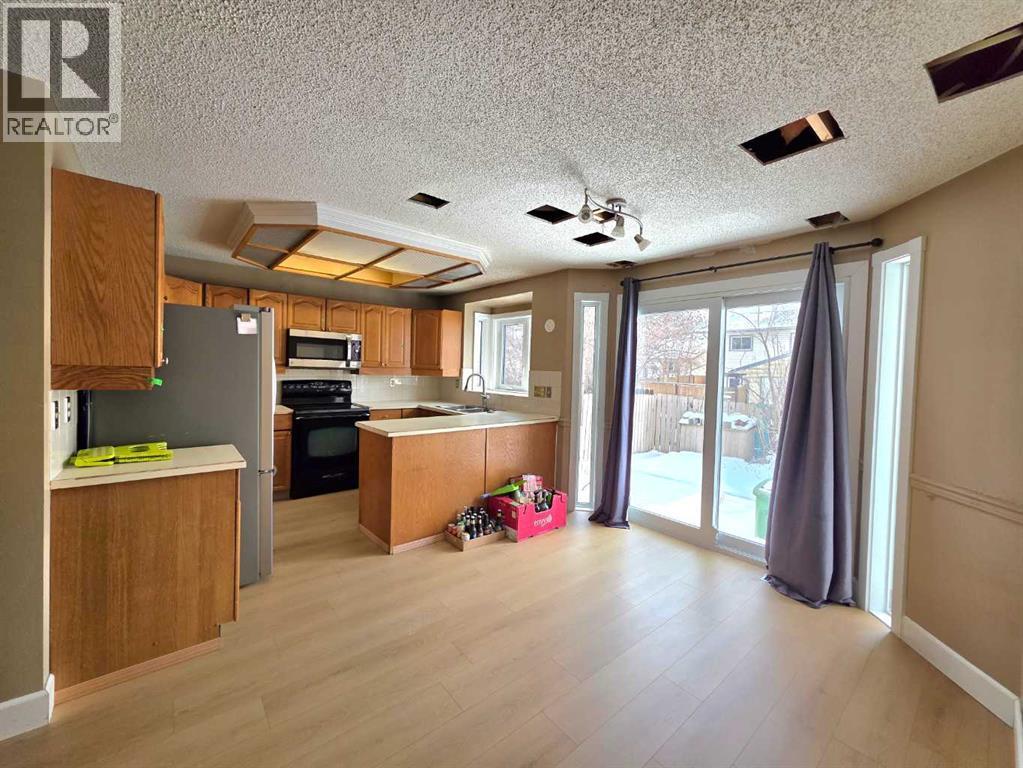 52 Sunvale Mews Se, Calgary, Alberta  T2X 2P4 - Photo 10 - A2288256