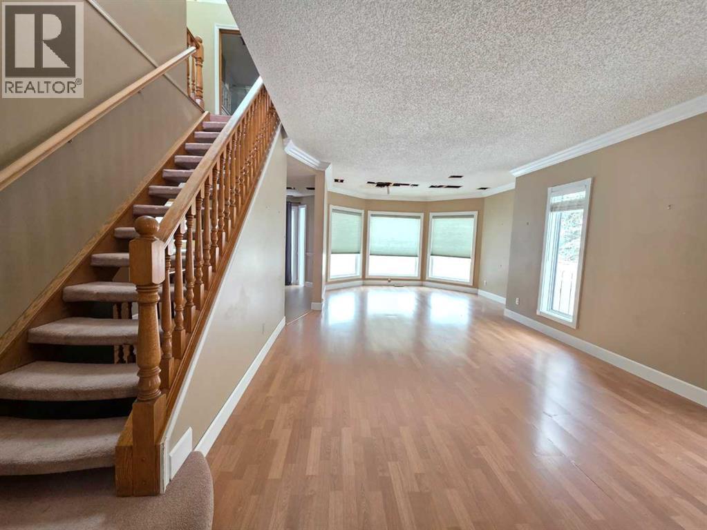 52 Sunvale Mews Se, Calgary, Alberta  T2X 2P4 - Photo 6 - A2288256