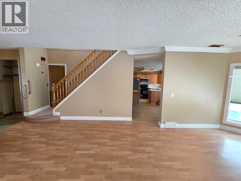 52 Sunvale Mews Se, Calgary, Alberta  T2X 2P4 - Photo 9 - A2288256