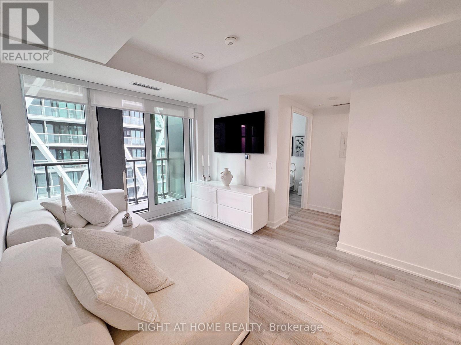 3306 - 238 SIMCOE STREET, Toronto, Ontario