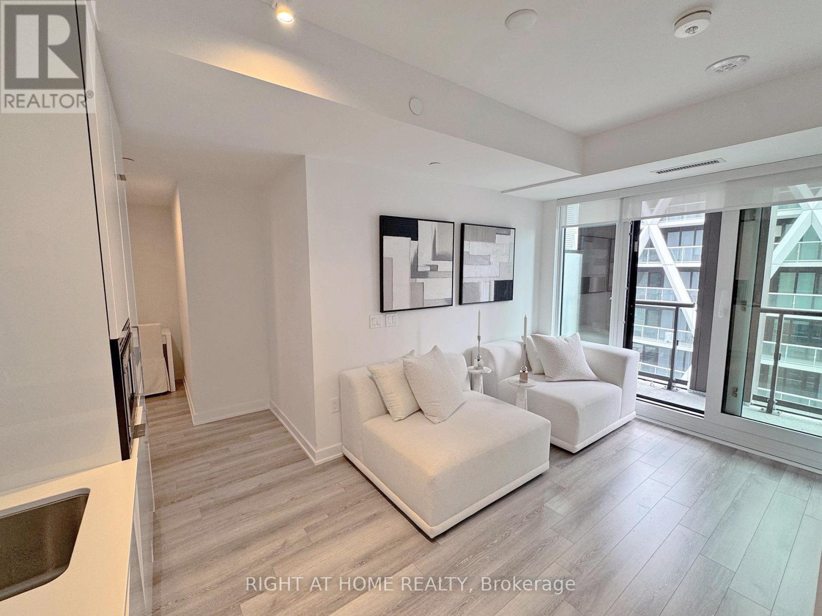 3306 - 238 Simcoe Street, Toronto, Ontario  M5T 0E2 - Photo 6 - C12821532