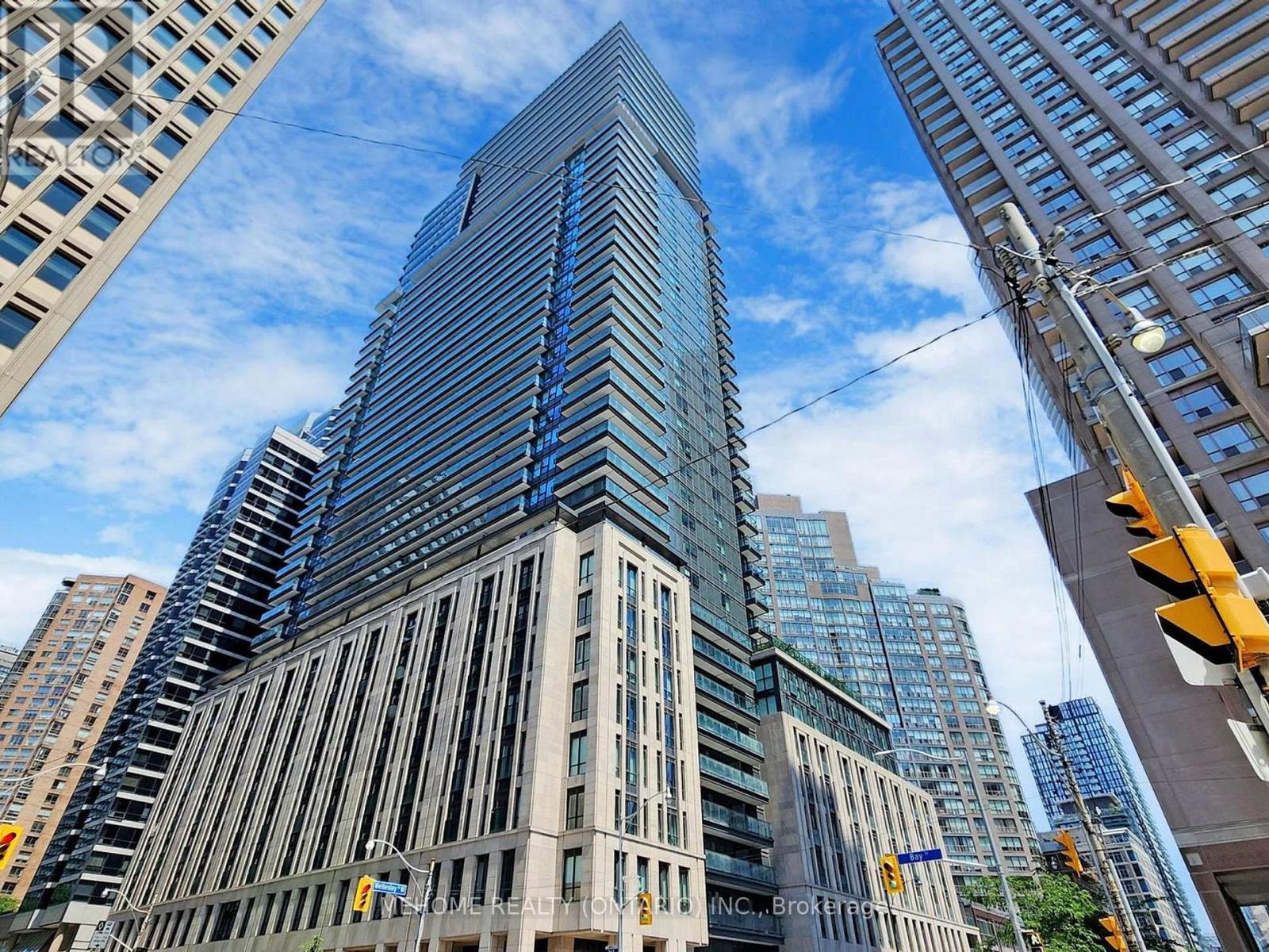 2207 - 955 BAY STREET, Toronto, Ontario