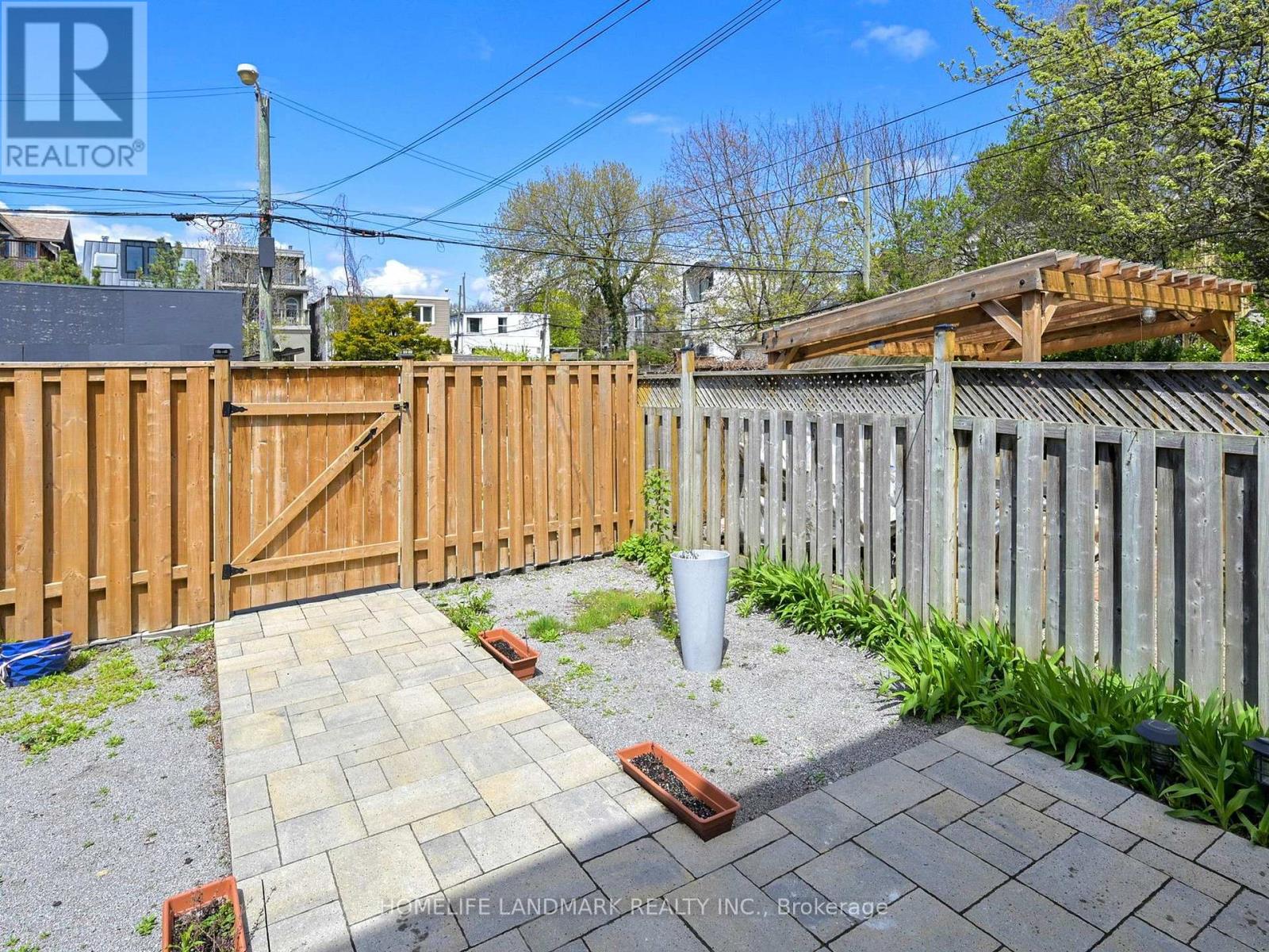 Second Floor - 24 Kewbeach Avenue, Toronto, Ontario  M4L 1B7 - Photo 15 - E12821530