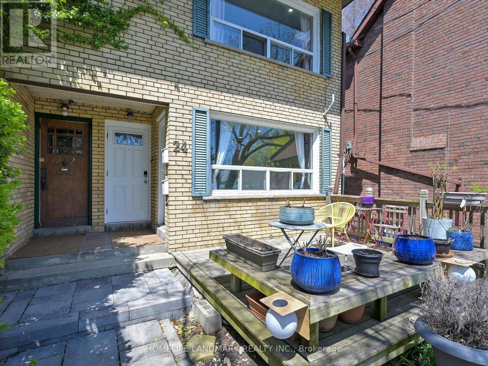 Second Floor - 24 Kewbeach Avenue, Toronto, Ontario  M4L 1B7 - Photo 2 - E12821530