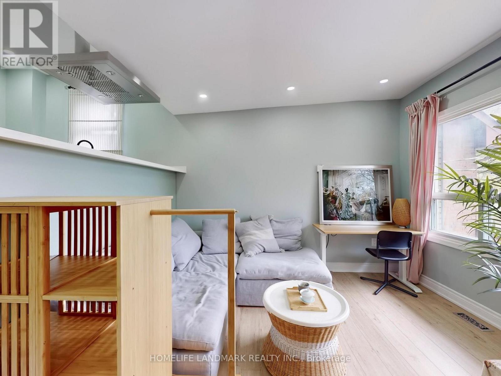 Second Floor - 24 Kewbeach Avenue, Toronto, Ontario  M4L 1B7 - Photo 9 - E12821530