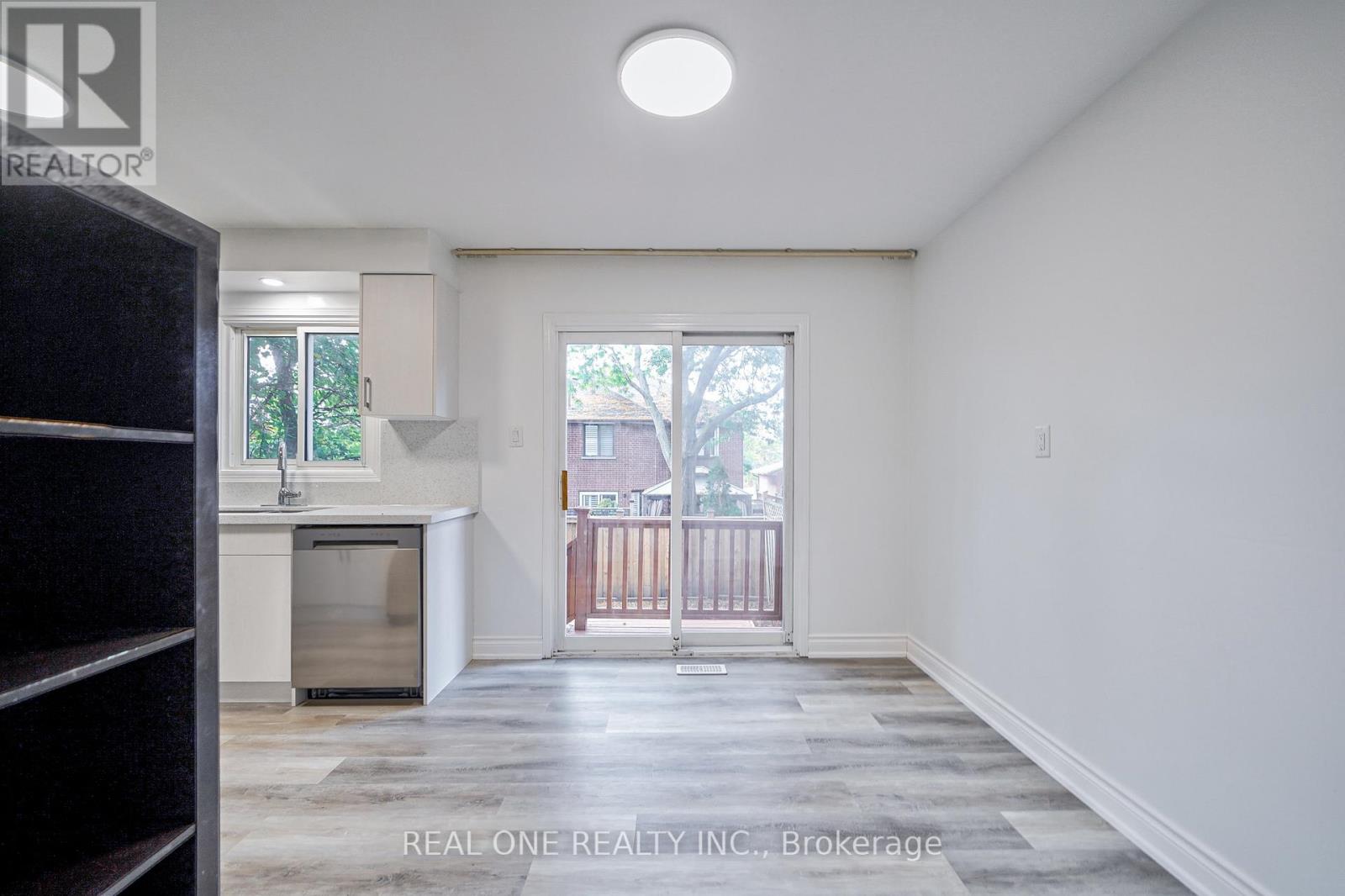 1449 Eddie Shain Drive, Oakville, Ontario  L6J 7C3 - Photo 16 - W12821526