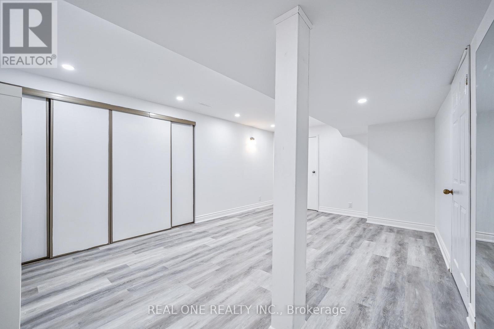 1449 Eddie Shain Drive, Oakville, Ontario  L6J 7C3 - Photo 36 - W12821526