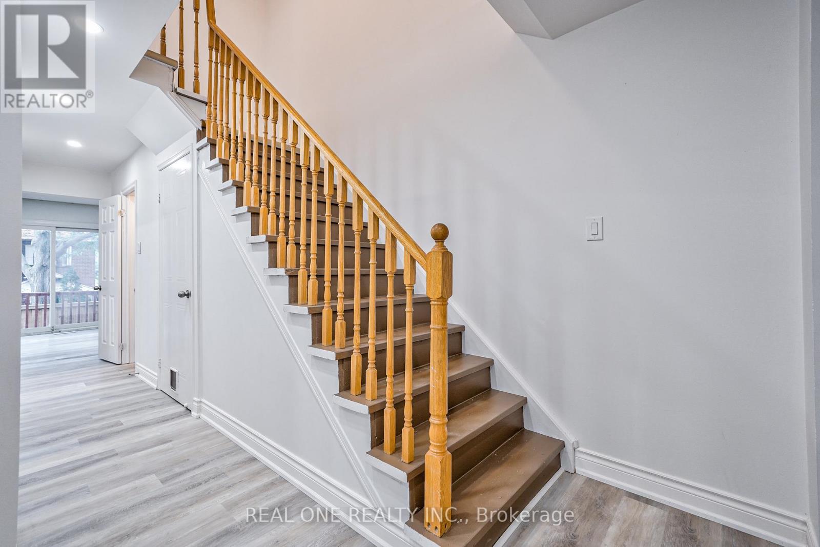 1449 Eddie Shain Drive, Oakville, Ontario  L6J 7C3 - Photo 8 - W12821526