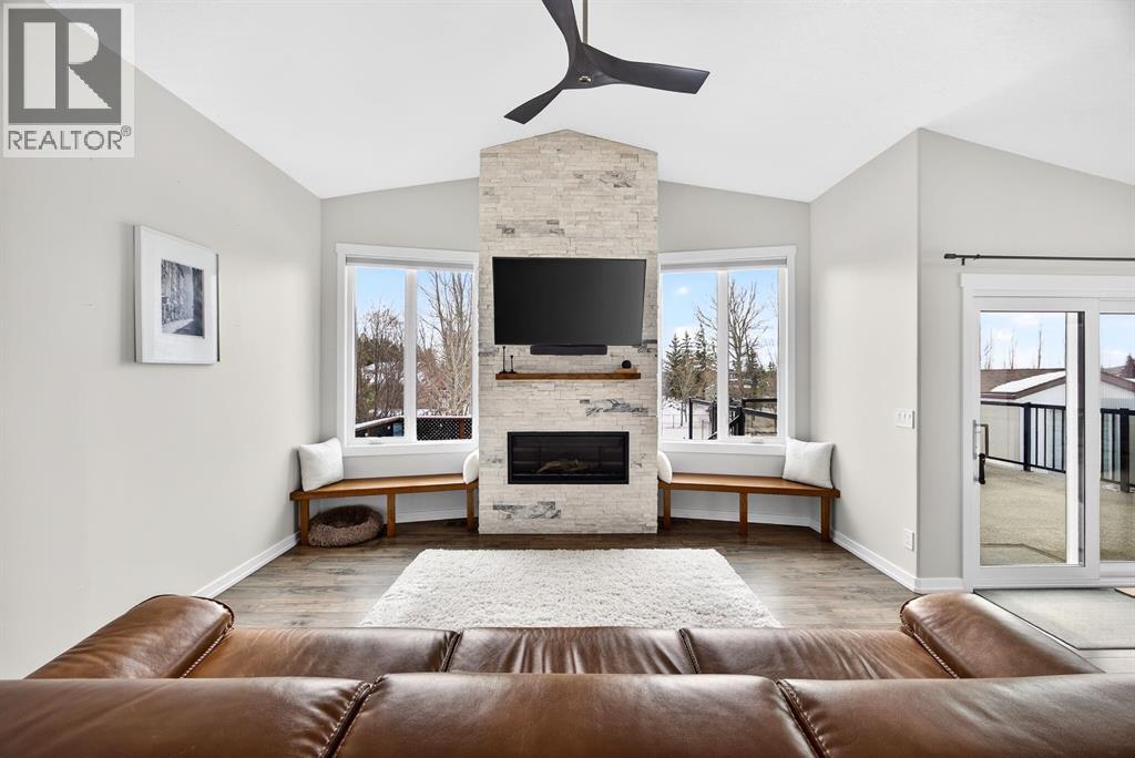 4 Champion Road, Carstairs, Alberta  T0M 0N0 - Photo 6 - A2288886