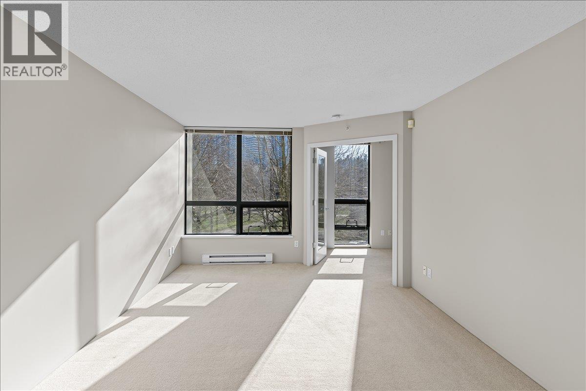 303 3588 Crowley Drive, Vancouver, British Columbia  V5R 6H3 - Photo 4 - R3093771