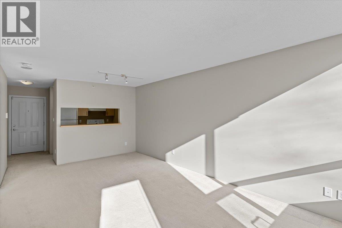 303 3588 Crowley Drive, Vancouver, British Columbia  V5R 6H3 - Photo 6 - R3093771