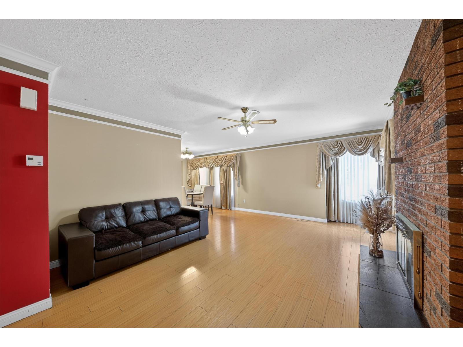 7351 141a Street, Surrey, British Columbia  V3W 7L3 - Photo 4 - R3092724