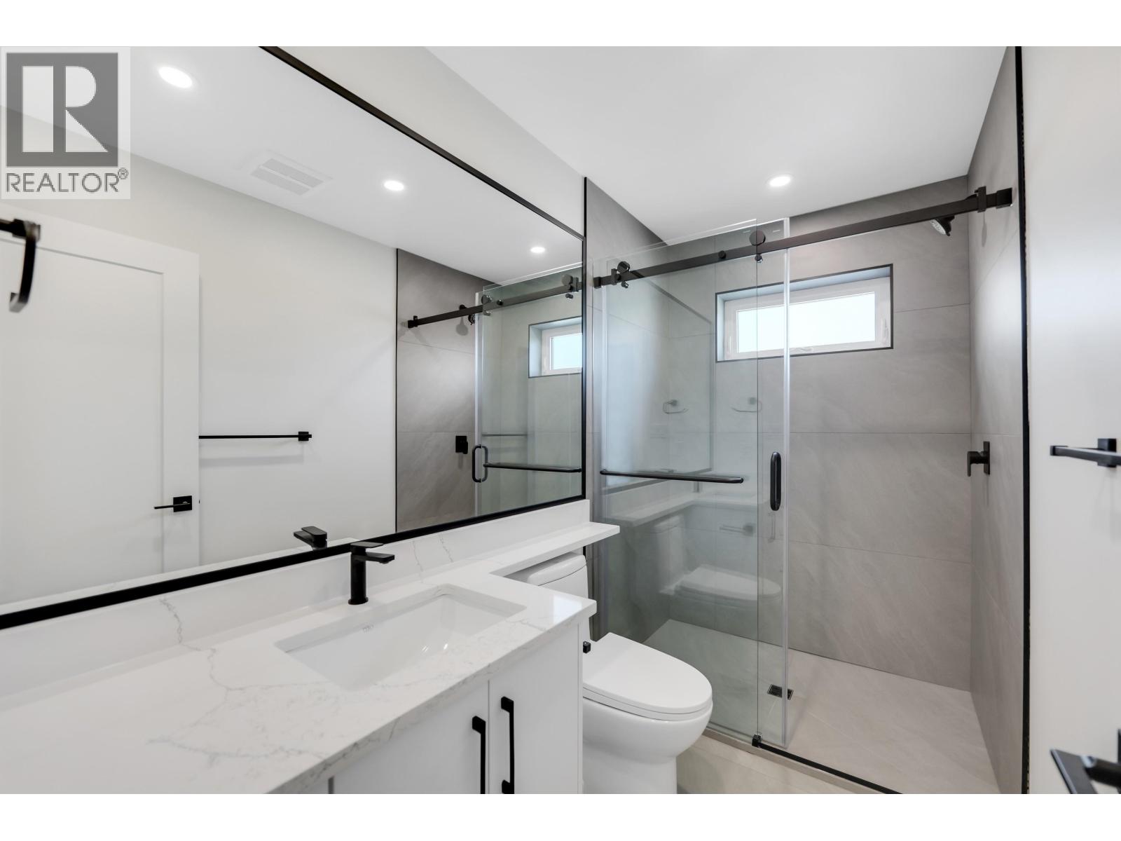 1004 Phare Crescent, Pemberton, British Columbia  V0N 0A7 - Photo 11 - R3093738