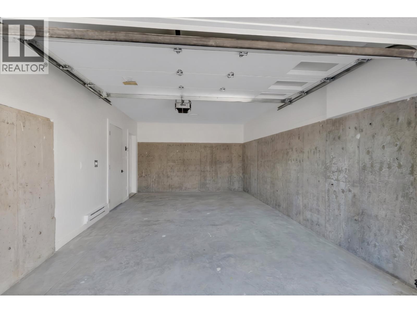 1004 Phare Crescent, Pemberton, British Columbia  V0N 0A7 - Photo 5 - R3093738