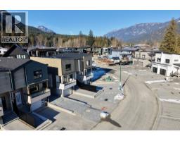1004 PHARE CRESCENT, Pemberton, British Columbia