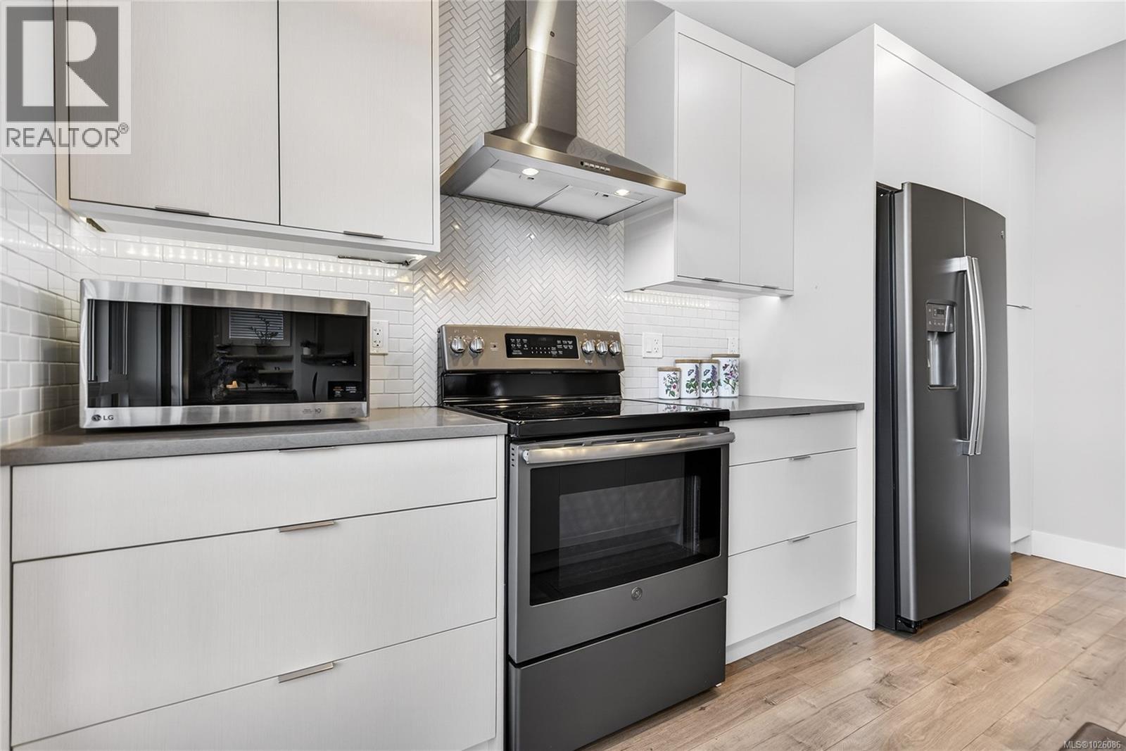 9 2607 Kendal Ave, Cumberland, British Columbia  V0R 1S0 - Photo 8 - 1026086