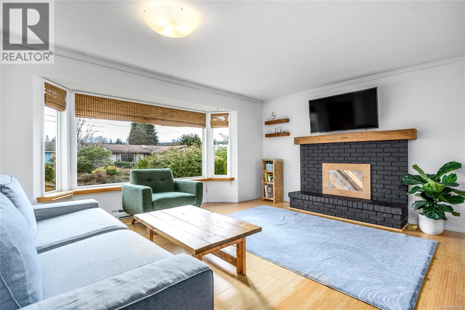 80 Utah Pl, Campbell River, British Columbia  V9W 6T1 - Photo 2 - 1025638