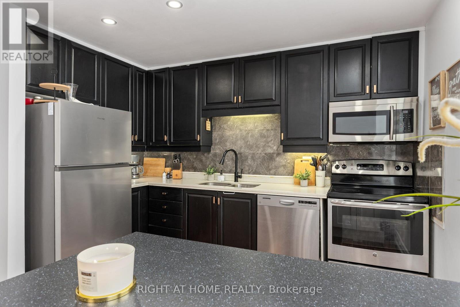 25 - 120 Falconer Drive, Mississauga, Ontario  L5N 1P5 - Photo 9 - W12821462