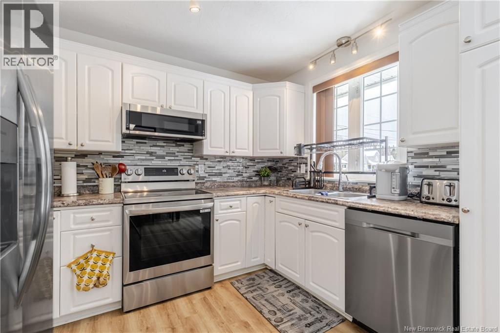 27 Baldwin Street, New Maryland, New Brunswick E3C 1C1 - Photo 11 - NB134061