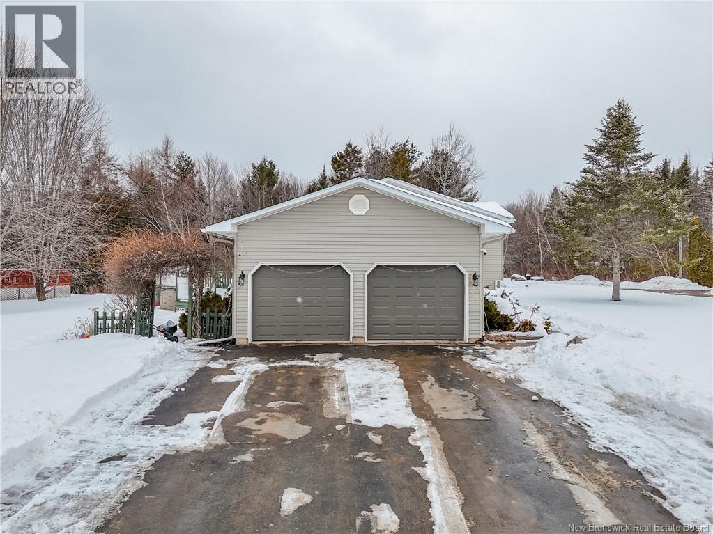 27 Baldwin Street, New Maryland, New Brunswick E3C 1C1 - Photo 3 - NB134061