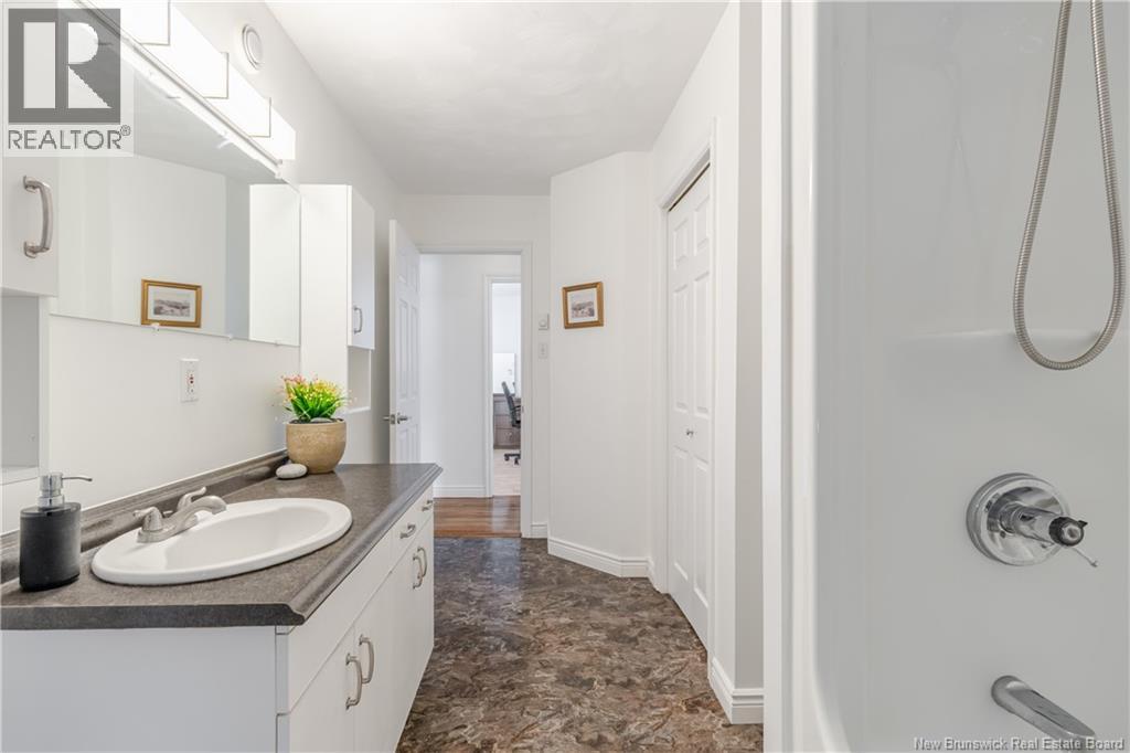 27 Baldwin Street, New Maryland, New Brunswick E3C 1C1 - Photo 42 - NB134061