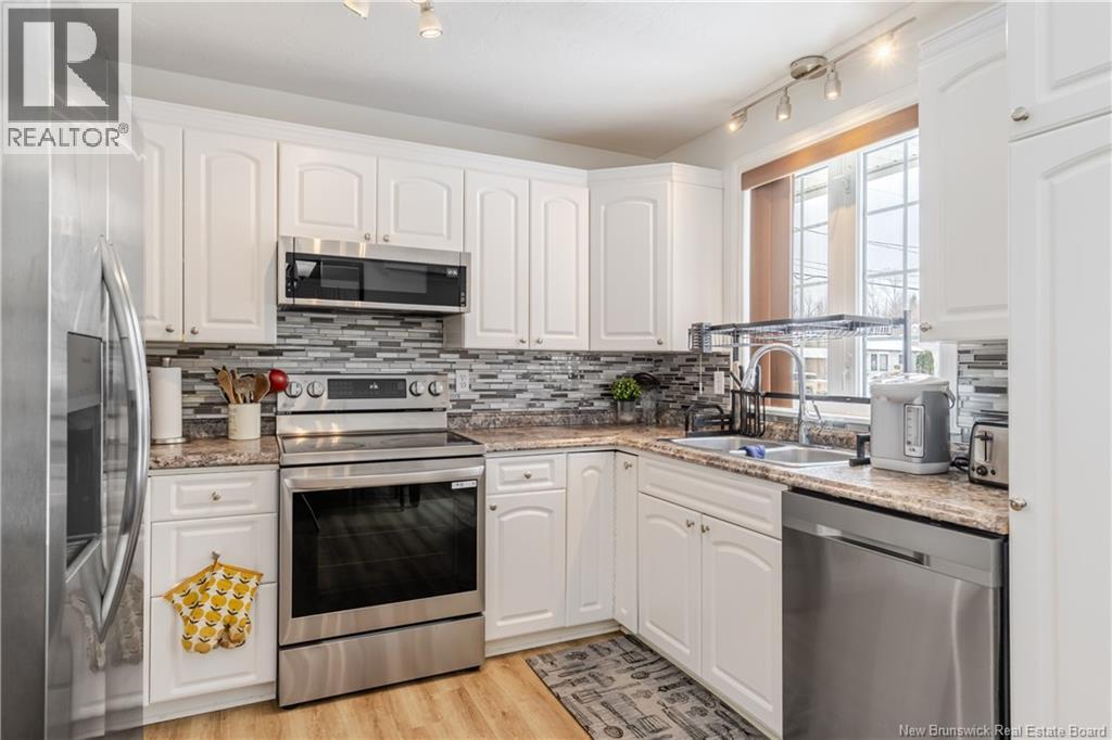 27 Baldwin Street, New Maryland, New Brunswick E3C 1C1 - Photo 9 - NB134061