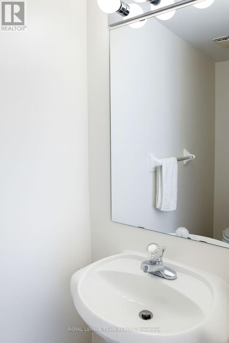 20 Heartleaf Private, Ottawa, Ontario  K1T 3Z9 - Photo 12 - X12820320